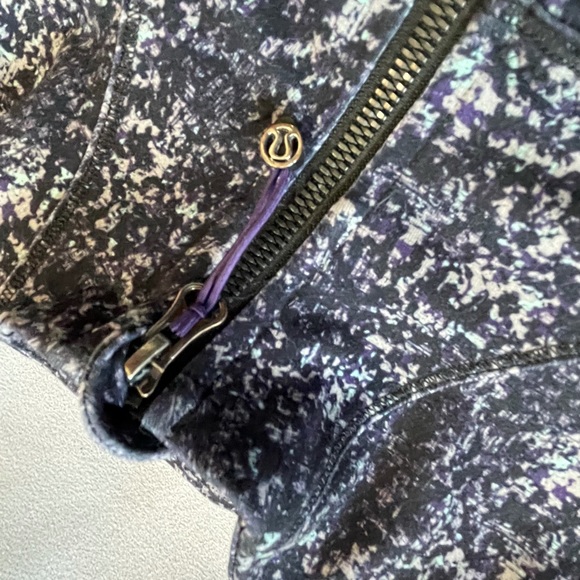 Lululemon Define running jacket - Picture 3 of 9